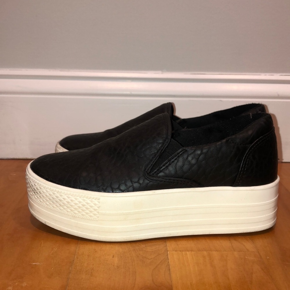 Platform slip-on sneaker